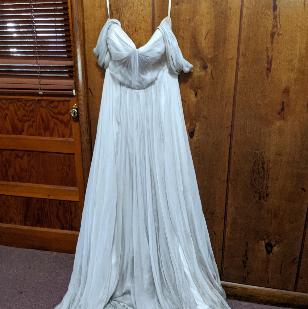 Wedding dress